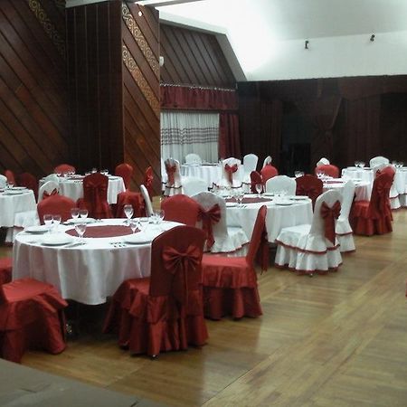 Hotel Grand Цетине Екстериор снимка