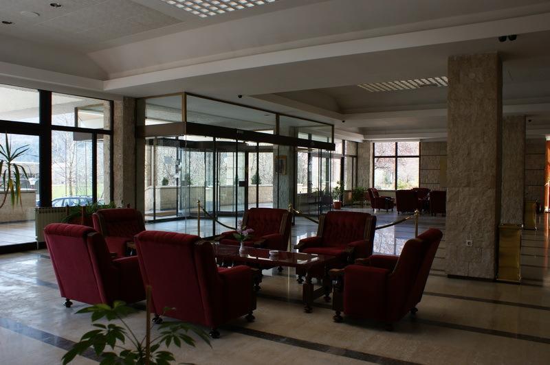 Hotel Grand Цетине Екстериор снимка