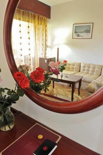 Hotel Grand Цетине Екстериор снимка